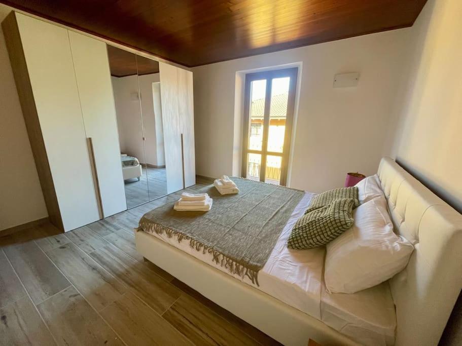 Appartamento Sul Lago - Meina Exterior photo