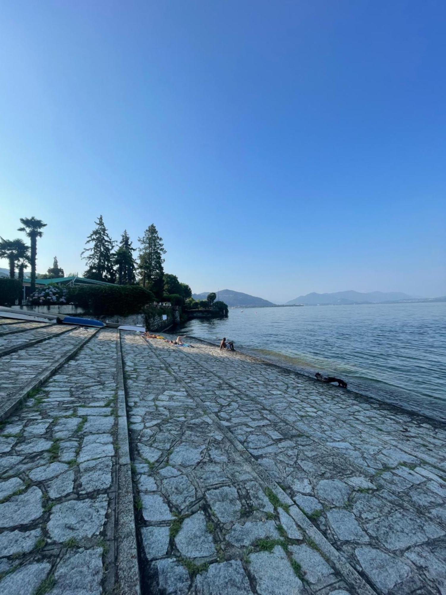 Appartamento Sul Lago - Meina Exterior photo